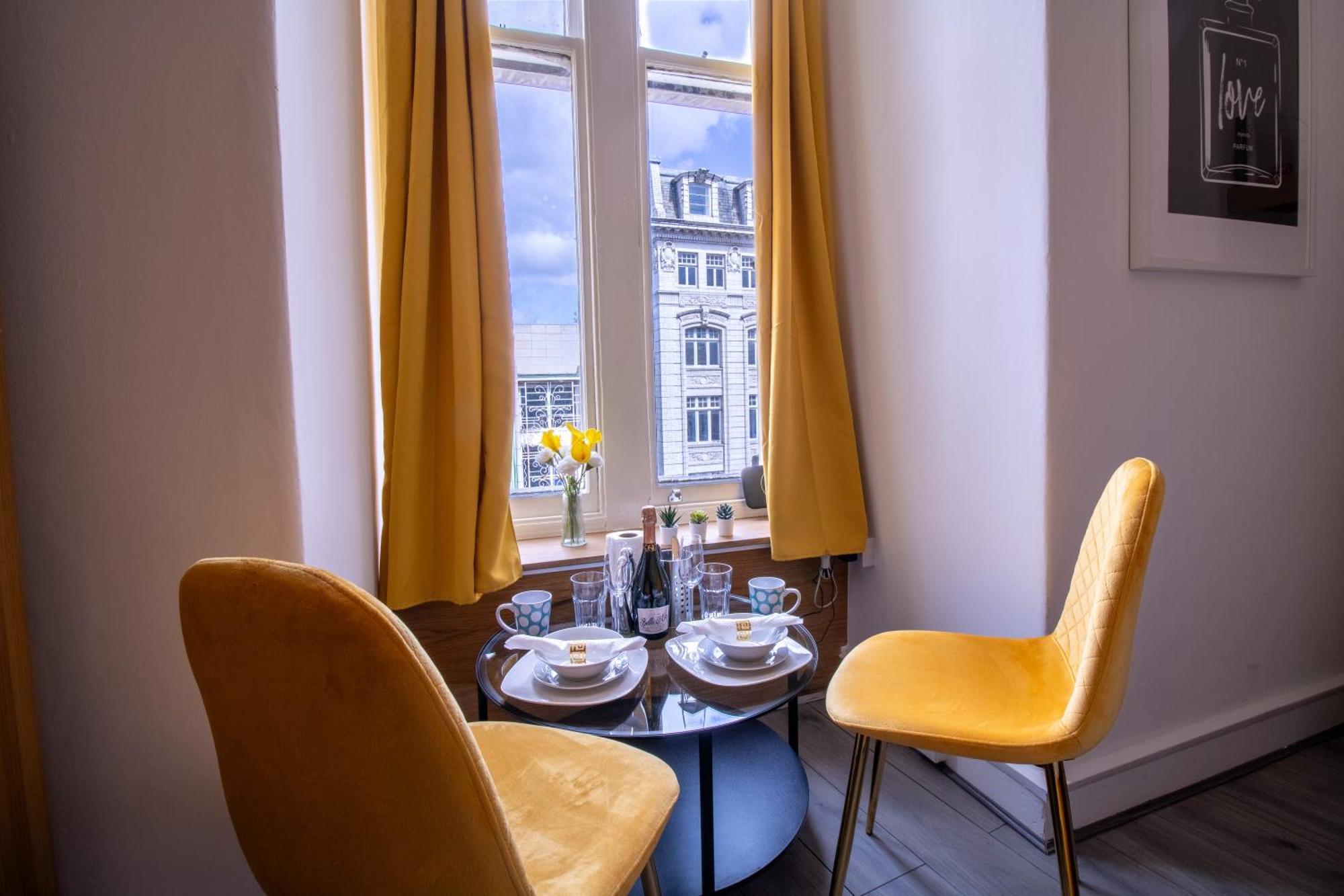 Spacious Studio Apartment On Oxford Street 9Gc London Exteriör bild