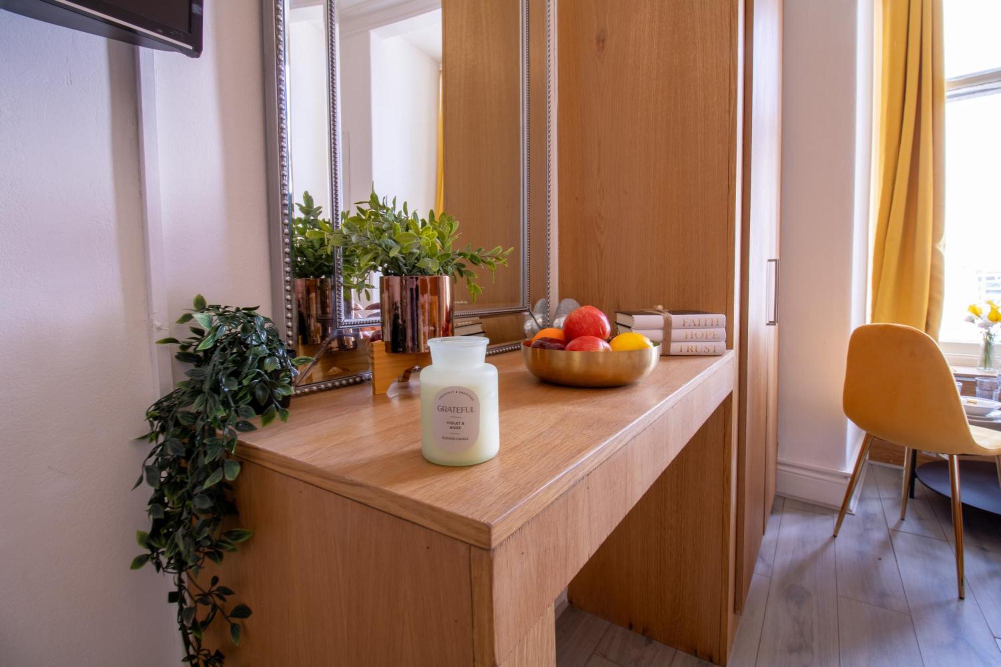 Spacious Studio Apartment On Oxford Street 9Gc London Exteriör bild