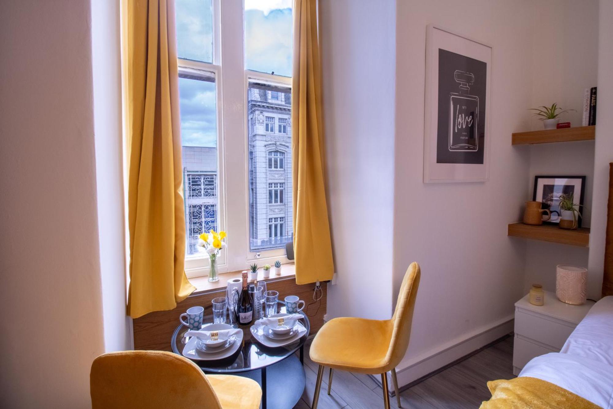 Spacious Studio Apartment On Oxford Street 9Gc London Exteriör bild